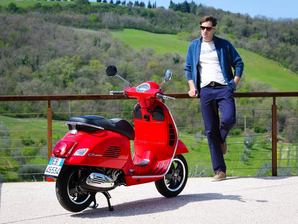 Фото скутера Vespa GTS Super 300 ie ABS